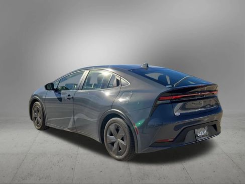 Used 2024 Toyota Prius LE image 4