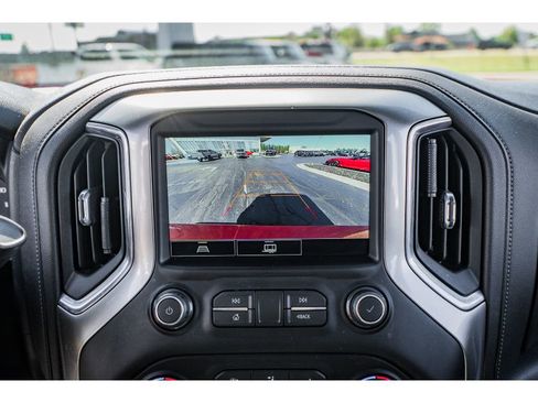 Used 2021 Chevrolet Silverado 1500 LT Trail Boss w/ Convenience Package II image 16