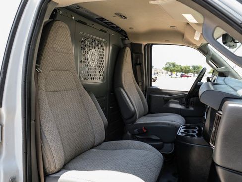 Used 2021 Chevrolet Express 2500 w/ Enhanced Convenience Package RWD image 31