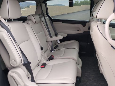 Certified 2025 Honda Odyssey Touring image 26