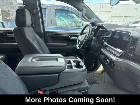 Used 2023 Chevrolet Silverado 1500 LT image 2