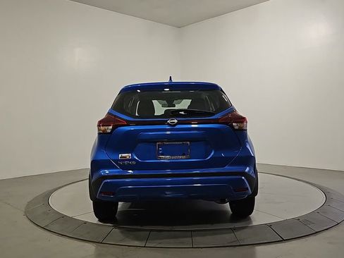 New 2025 Nissan Kicks Play S image 4