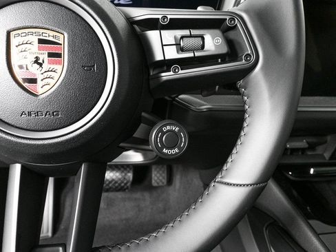 Used 2026 Porsche Cayenne Coupe AWD/4WD image 11