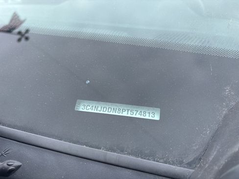 Used 2023 Jeep Compass Trailhawk image 10