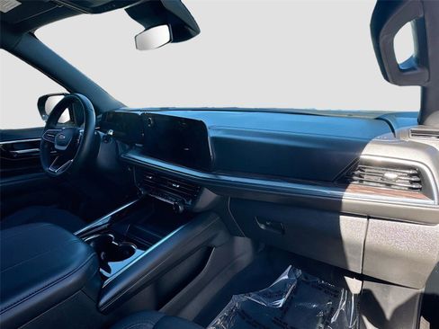 Used 2025 Chevrolet Tahoe LS image 30