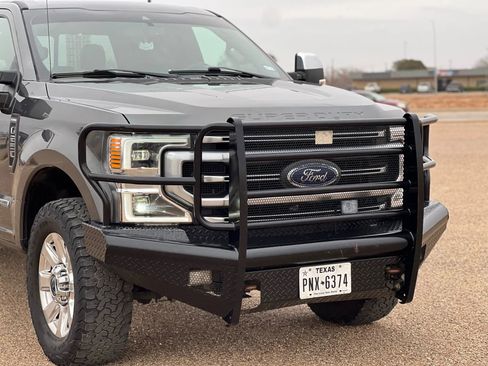 Used 2020 Ford F250 Platinum image 4