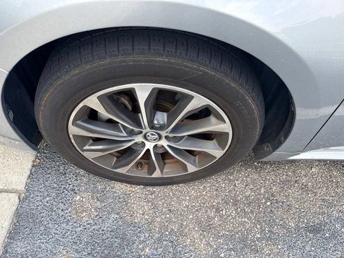 Used 2016 Toyota Avalon XLE Premium FWD image 4