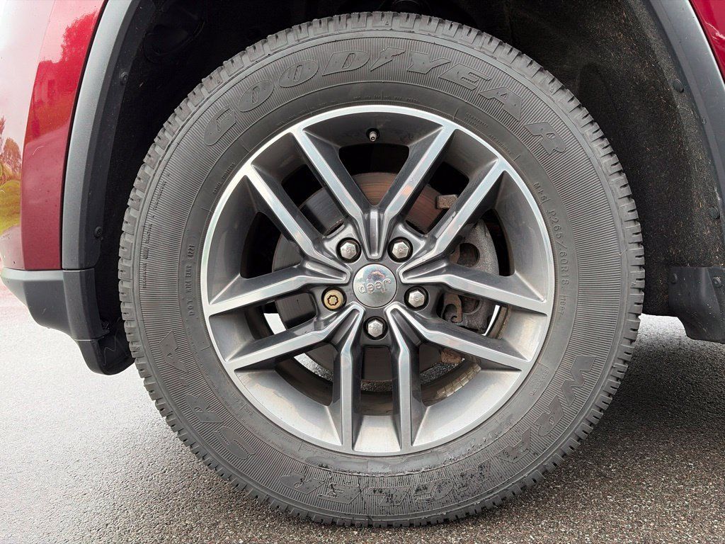Used 2018 Jeep Grand Cherokee Limited AWD/4WD image 21