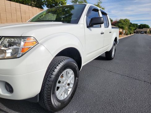Used 2017 Nissan Frontier SV image 15