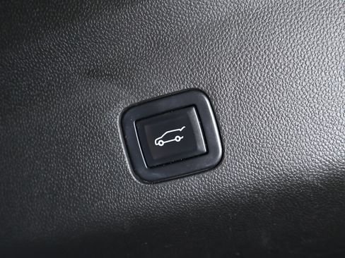 Used 2023 Chevrolet Tahoe LT image 26