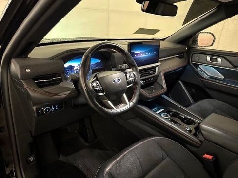 Certified 2025 Ford Explorer ST AWD/4WD image 4
