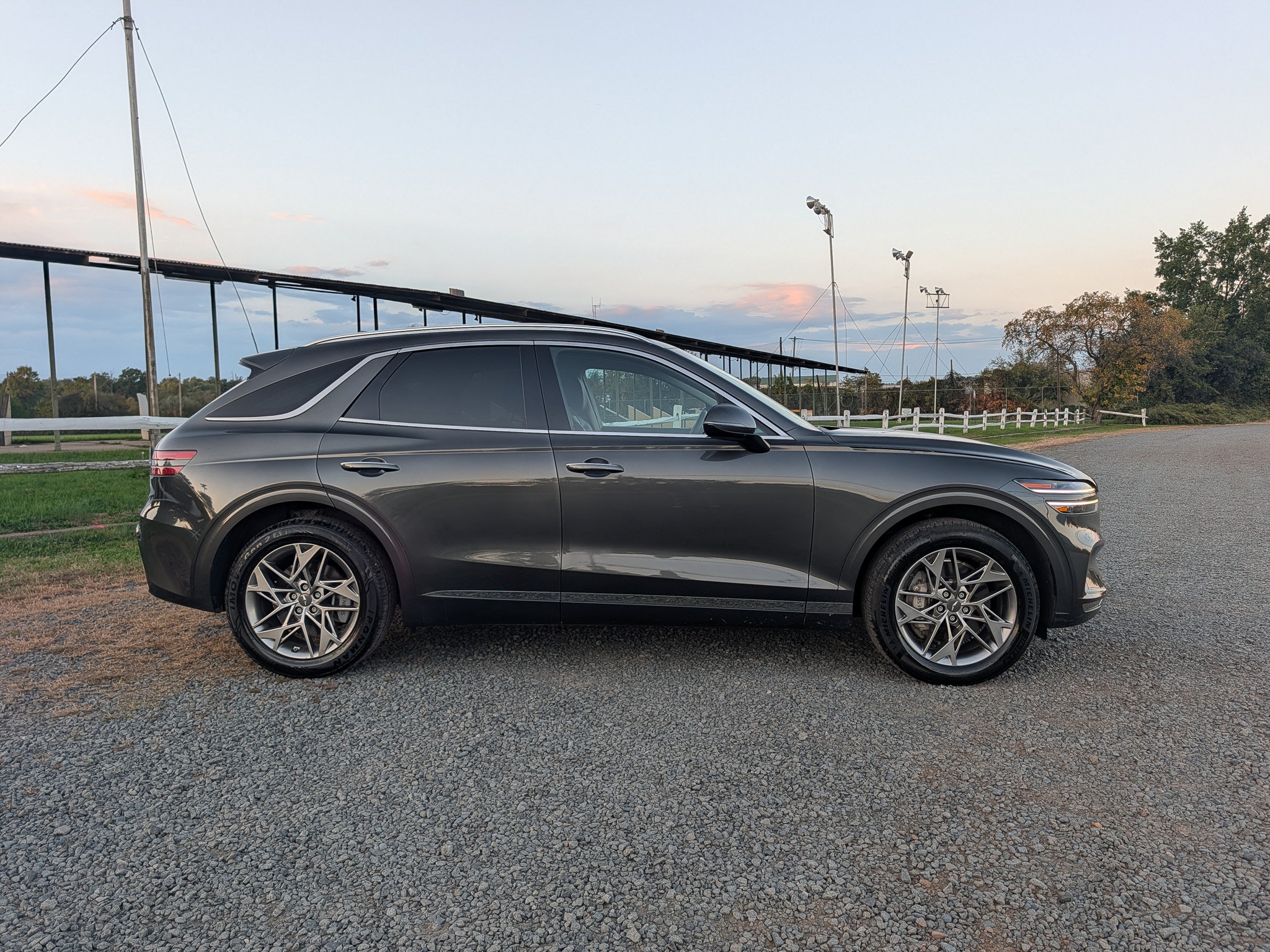 Used 2025 Genesis GV70 2.5T AWD/4WD image 4