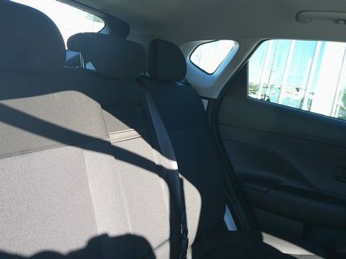 Certified 2024 Hyundai Kona SE image 7