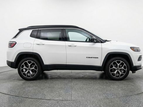 Used 2025 Jeep Compass Limited AWD/4WD image 11