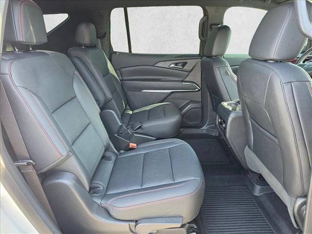 Used 2024 Chevrolet Traverse Z71 AWD/4WD image 12