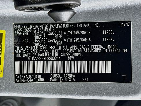 Used 2017 Toyota Highlander LE FWD image 12