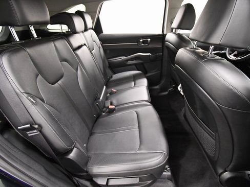 Certified 2025 Kia Sorento S image 17