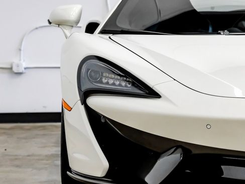 Used 2017 McLaren 570S Coupe image 39