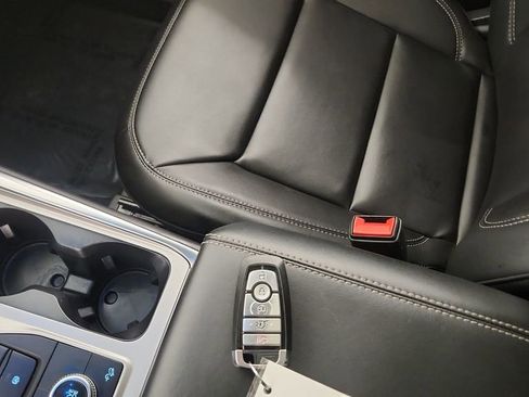 Used 2023 Ford Explorer XLT w/ Equipment Group 202A image 23