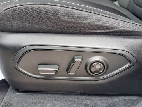 Used 2025 Jeep Grand Cherokee Laredo X RWD image 11