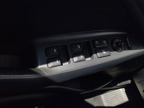 Used 2017 Kia Forte S w/ S Technology Package image 27