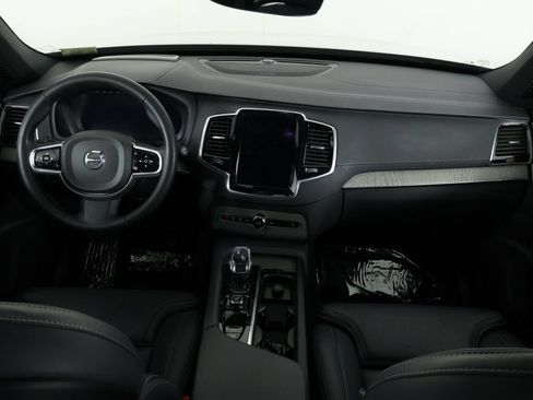 Certified 2023 Volvo XC90 T8 Ultimate AWD/4WD image 7
