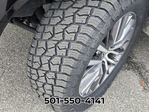 Used 2024 Nissan Armada SL w/ Captain's Chairs Package image 21