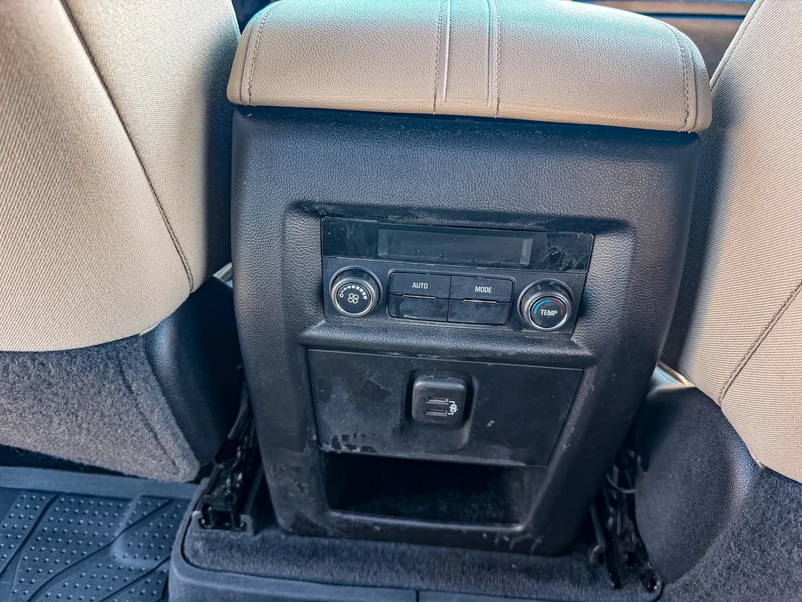 Used 2022 Chevrolet Traverse LS FWD image 32