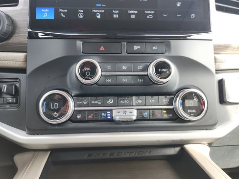 Used 2023 Ford Expedition Max Limited image 41