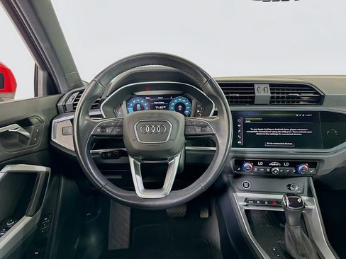 Used 2024 Audi Q3 2.0T Premium image 17