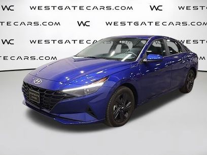 Used 2023 Hyundai Elantra SEL w/ Preferred Accessory Package