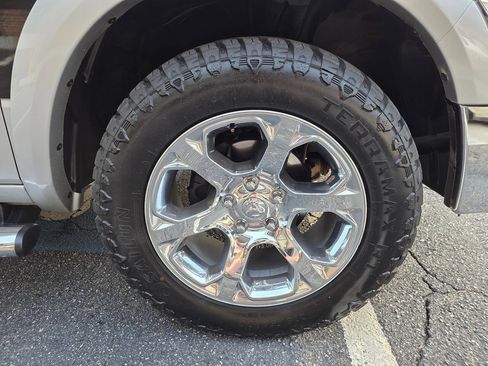 Used 2017 RAM 1500 Laramie w/ Convenience Group AWD/4WD image 31