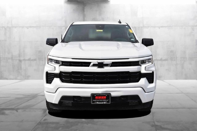 Used 2023 Chevrolet Silverado 1500 RST w/ Z71 Off-Road Package AWD/4WD image 4