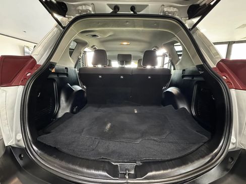 Used 2015 Toyota RAV4 LE FWD image 29