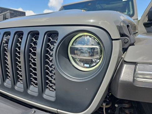 Used 2022 Jeep Wrangler Unlimited Rubicon AWD/4WD image 35
