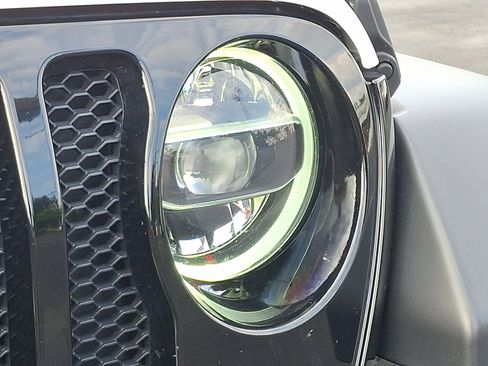 Certified 2021 Jeep Wrangler Sport AWD/4WD image 9