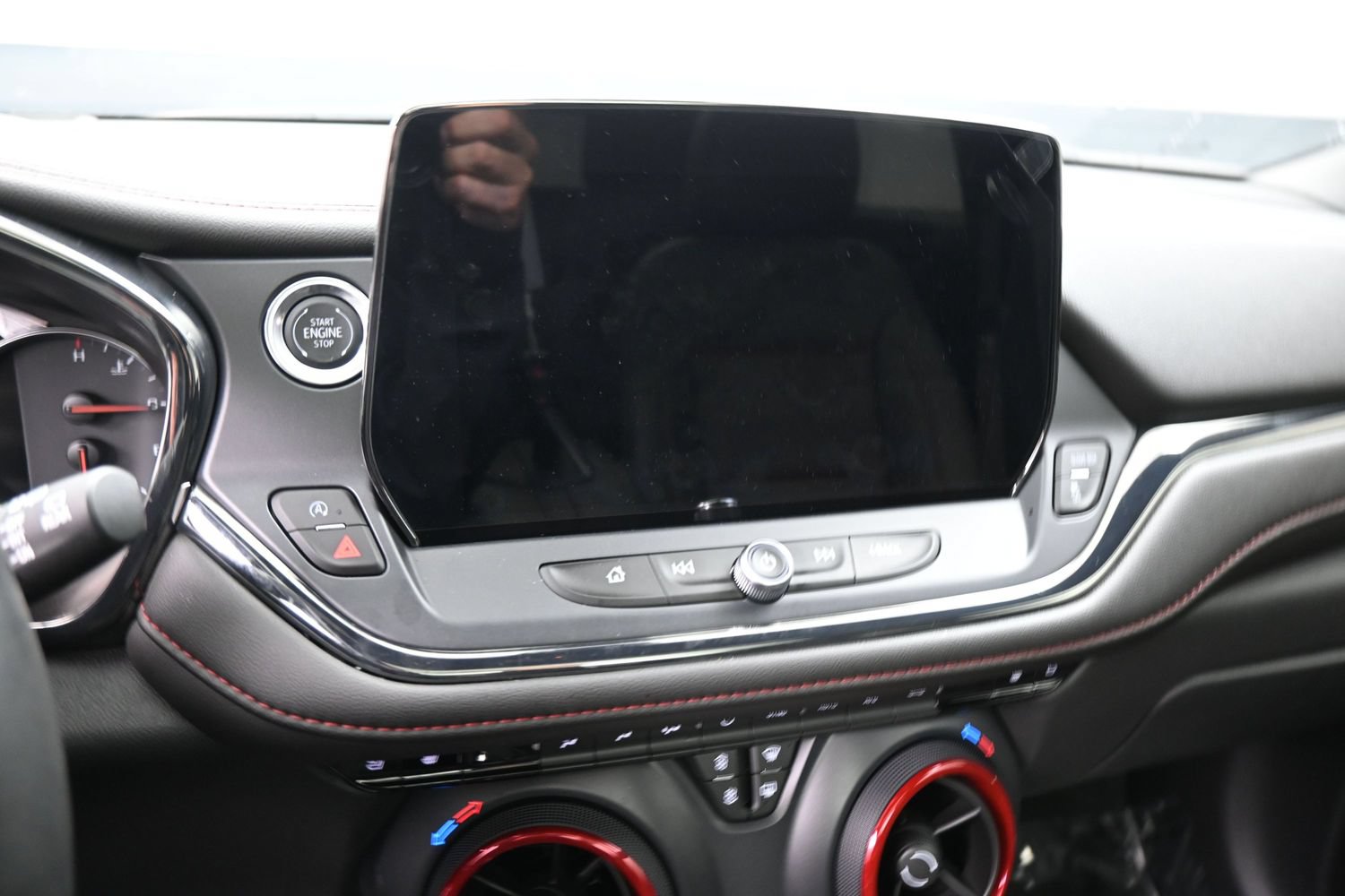 Used 2025 Chevrolet Blazer RS w/ Driver Confidence II Package FWD image 16