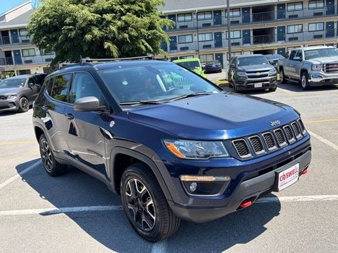 Used 2019 Jeep Compass Trailhawk w/ Cold Weather Group AWD/4WD image 2