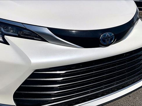 Used 2021 Toyota Sienna Limited image 29