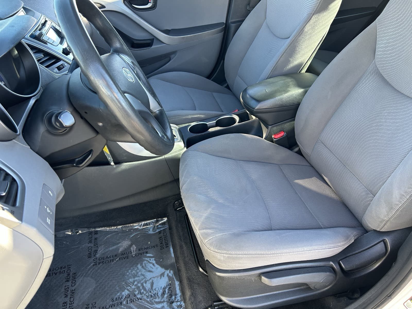 Used 2015 Hyundai Elantra SE FWD image 23
