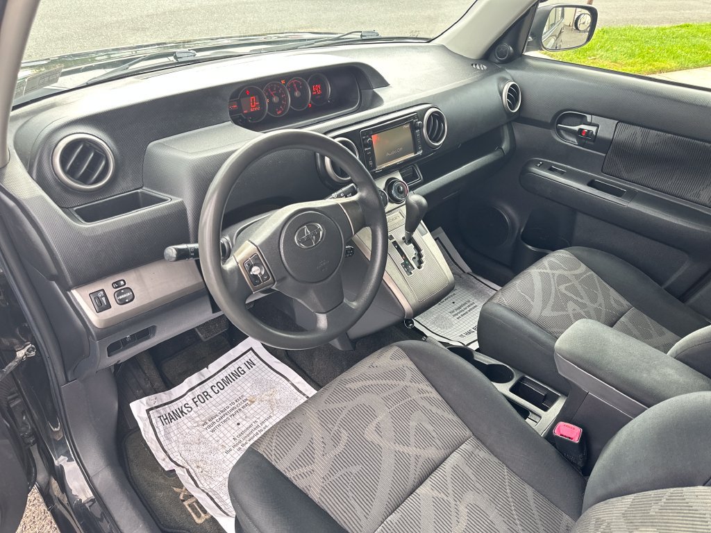 Used 2014 Scion xB FWD image 13