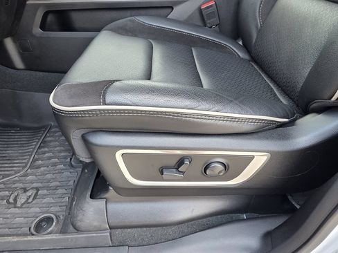 Used 2023 RAM 1500 Laramie AWD/4WD image 23