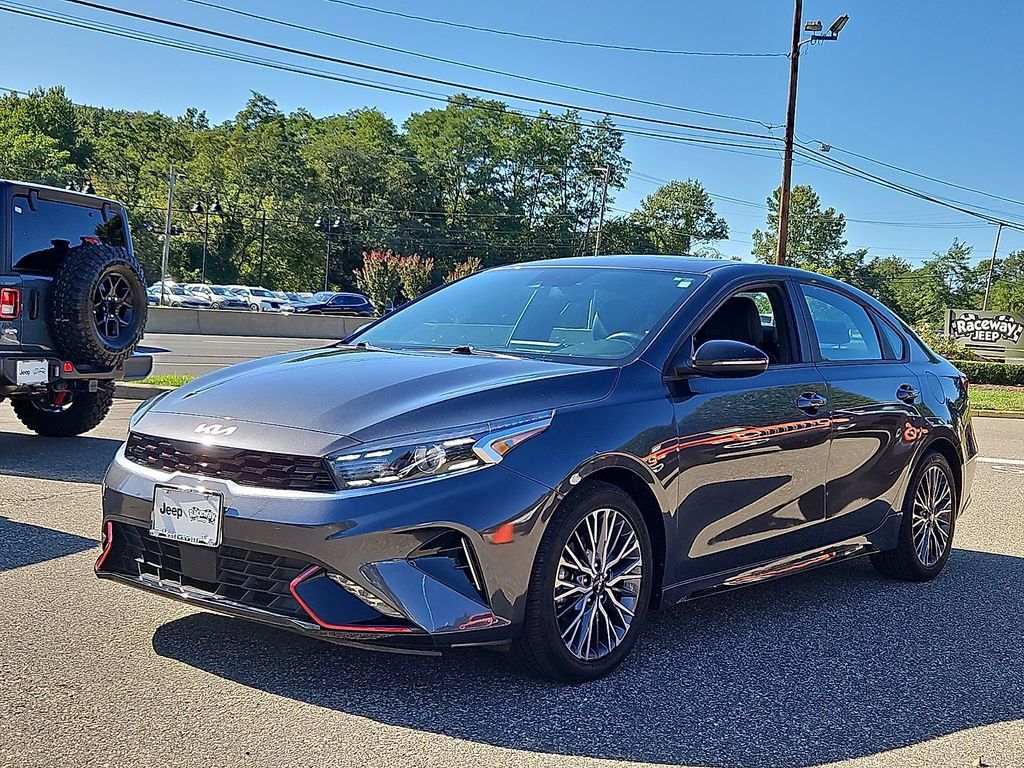 Used 2024 Kia Forte GT-Line w/ GT-Line Premium Package FWD image 3