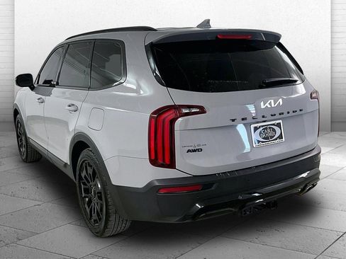 Used 2022 Kia Telluride SX w/ SX Prestige Package image 4