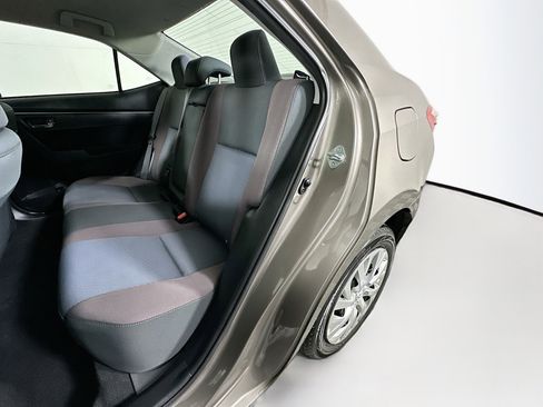 Used 2018 Toyota Corolla LE image 25