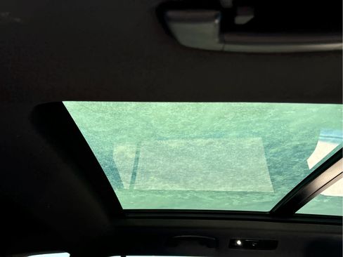 Used 2021 Volkswagen Tiguan SE R-Line image 29