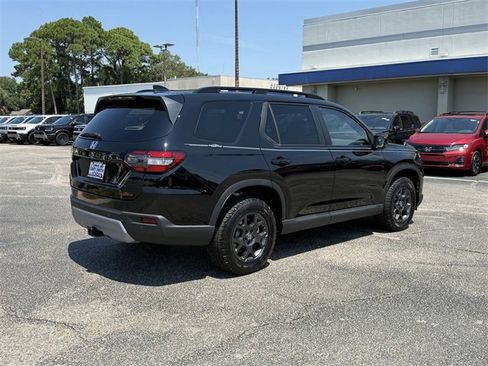 New 2025 Honda Pilot TrailSport image 5
