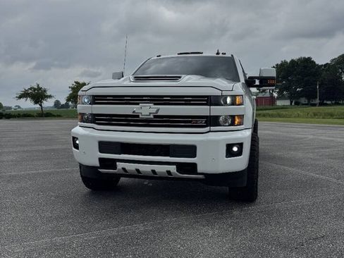 Used 2018 Chevrolet Silverado 2500 LTZ w/ Duramax Plus Package AWD/4WD image 4