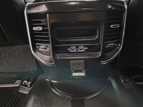 Used 2019 RAM 2500 Laramie w/ Black Appearance Package AWD/4WD image 81