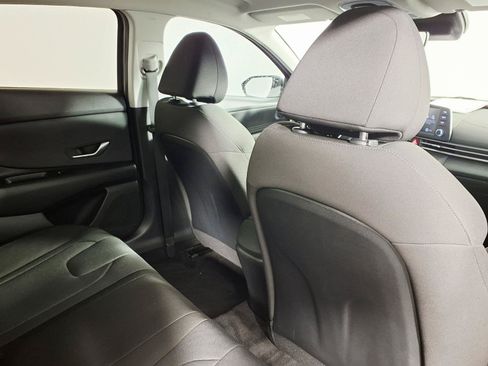 Certified 2023 Hyundai Elantra SE FWD image 11